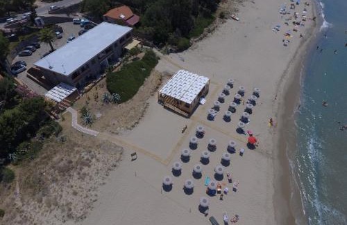Marina di Pisciotta Apartment | Charming Residence Le Palme: Oceanfront Retreat in Palinuro