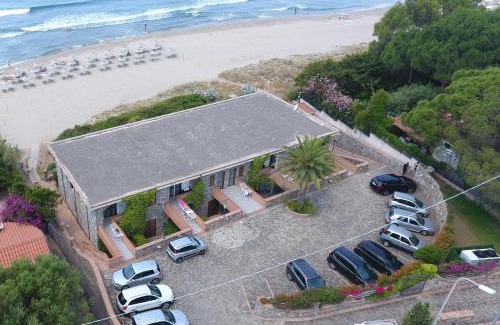 Marina di Pisciotta Apartment | Charming Residence Le Palme: Oceanfront Retreat in Palinuro