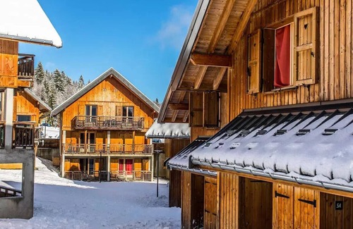 La Feclaz Apartment | Cozy Residence Les Chalets du Berger with Spa and Breakfast