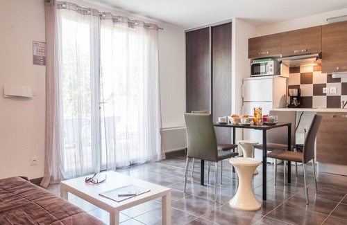 Latour-Bas-Elne House | Relaxing Stay at Residence Les Demeures Torrellanes