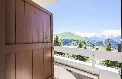 Eclose-Ouest Apartment | Cozy Residence Les Horizons d'Huez - Ideal for Families