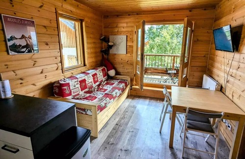 Saint-Jean-d'Arves Apartment | Residence Les Marmotes - Apartment in wooden chalet near the slopes and ski school