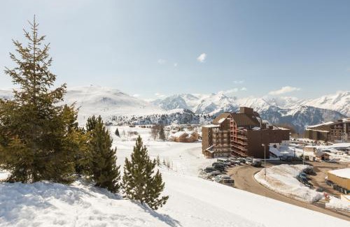 Huez-en-Oisans Apartment | Pet-Friendly Getaway at Residence Les Melezes - maeva Home