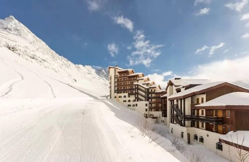 Belle Plagne Apartment | Cozy Residence Les Néreïdes - Perfect for Families & Pets