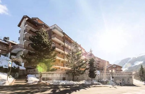 Meribel Centre Apartment | Comfort Studio at Residence Les Ravines - Family Friendly Getaway