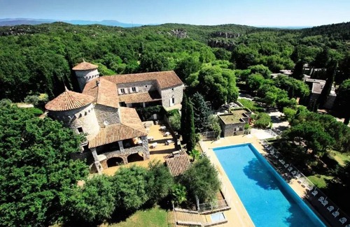 Casteljau Apartment | Discover Residence Lou Castel: Family-Friendly Getaway
