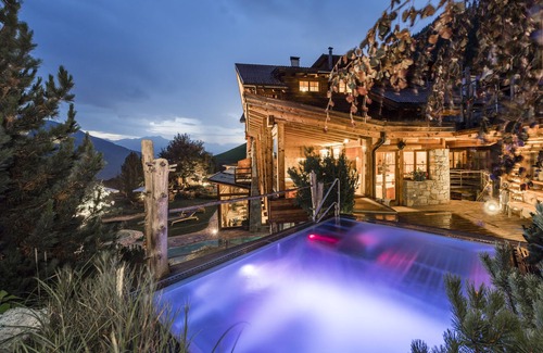 Luson House | Discover Residence Lusina: Pet-Friendly with Spa & Restaurant