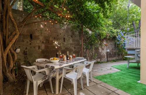 Meta Apartment | Residence Madonna - apt a stone's throw from the sea with patio and free parking.