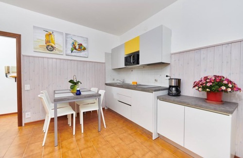 Cassone Apartment | Family-Friendly Residence Mariu Apartment with Ocean View