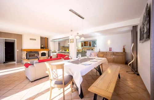 Peyragudes Villa | Residence Mgenos1-genos - Superb house for 10 people Genos, near Lake