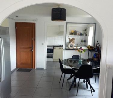Vancia - Crepieux Apartment | Bright 2-Room Apartment: Guest Rated 10/10 Experience