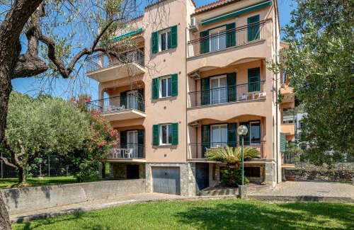 Pietra Ligure Apartment | Residence Mizar 2: Guest Rated 9/10, Pet-Friendly Retreat