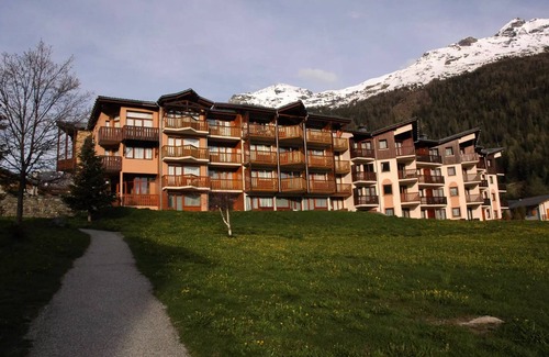 Lanslevillard Apartment | Residence Near Du Bois - 2 Rooms for 4 People