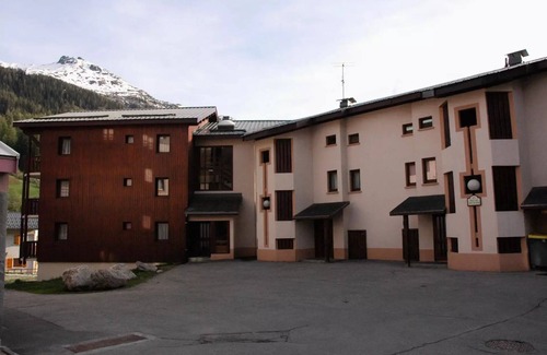 Lanslevillard Apartment | Cozy Studio Near Du Bois with Spa and Breakfast for 3