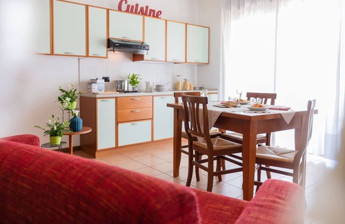 San Benedetto di Lugana Apartment | Top-Rated Residence Nettuno with Oceanfront Pool Access