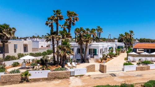 Torre Suda Apartment | Oceanfront Residence Oasi Sul Mare - Guest Rated 9.8/10