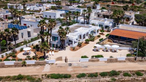 Torre Suda Apartment | Oceanfront Residence Oasi Sul Mare - Guest Rated 9.8/10