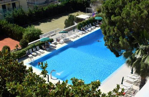 Ceriale Apartment | Oceanfront Residence Oliveto with Pool & Private Beach
