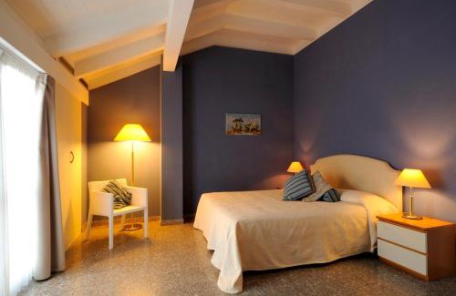 Ceriale Apartment | Oceanfront Residence Oliveto with Pool & Private Beach