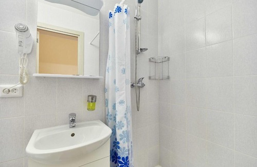 Foundry District House | Convenient Stay at Residence on Manezhniy - Rated 8/10