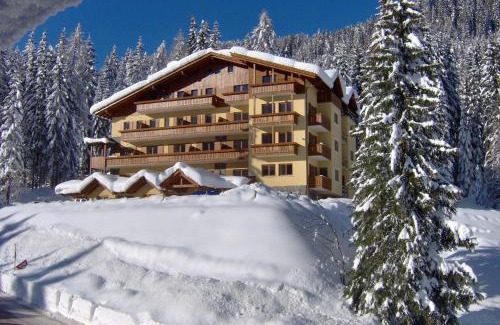 Falcade Apartment | Discover Residence Panorama: Pet-Friendly & Spa Amenities
