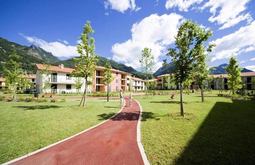 Porlezza Apartment | Explore Residence Porto Letizia: Family-Friendly Getaway