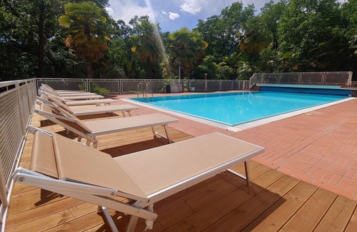 Arco House | Top-Rated Residence Pratosaiano Rosa with Ocean View Pool