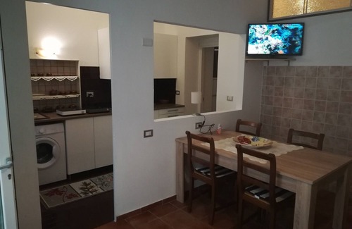 Arco House | Premier Residence Pratosaiano Yellow with Pool & Breakfast