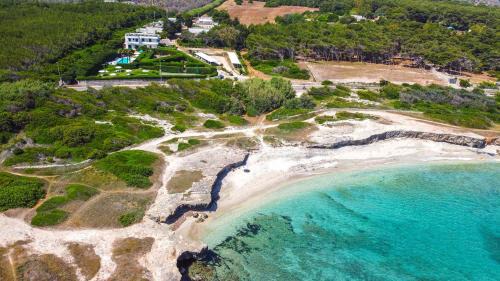 Torre Specchia Ruggeri Apartment | Residence Punta Cassano: Poolside Bliss by the Beach