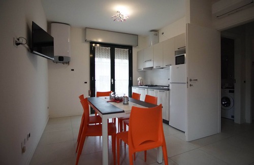 Lido di Jesolo Apartment | Top-Rated Residence Quito: Steps from the Sea & Pista Azzurra