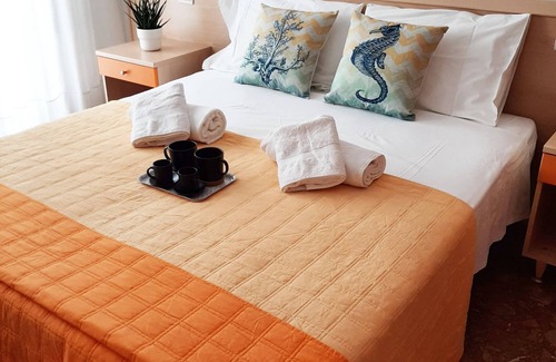 Sottomarina Hotel | Family-Friendly Residence Rex with Kitchen Amenities