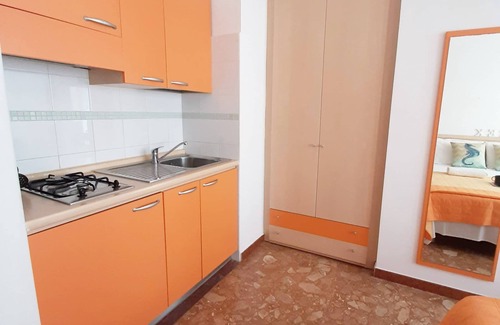 Sottomarina Hotel | Family-Friendly Residence Rex with Kitchen Amenities