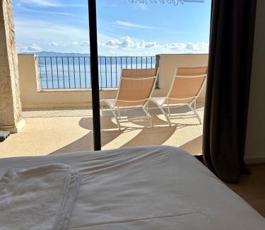 Cargese Apartment | Relaxing Oceanfront Residence Roc E Mare in Cargèse