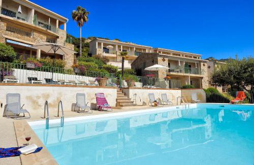 Cargese Apartment | Relaxing Oceanfront Residence Roc E Mare in Cargèse