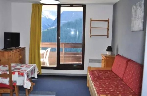 Le Pleynet Apartment | Cozy Residence Roches Noires Studio for 4 with Great Amenities