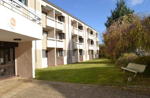 Bagneres-de-Bigorre Resort | Inviting Residence Routes du Monde: Family-Friendly Retreat