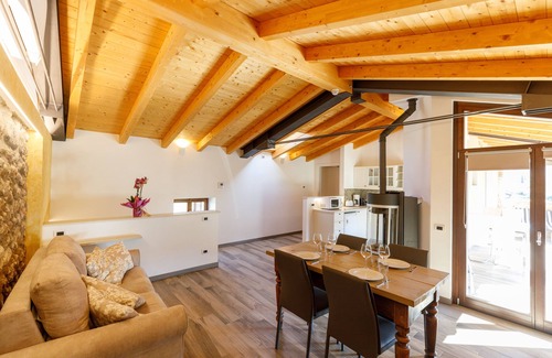 Garda Apartment | Ocean View Residence Rustico with Pool & Breakfast Included
