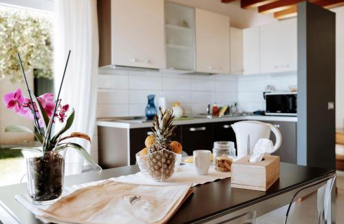 Bogliaco Apartment | Pet-Friendly Residence San Carlo with Oceanfront Views