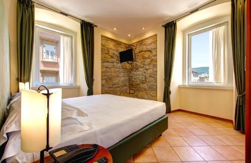 Barriera Vecchia-San Giacomo Apartment | Pet-Friendly Residence San Giusto: 4-Star Comfort Awaits