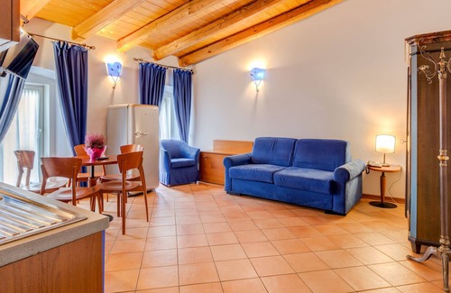 Barriera Vecchia-San Giacomo Apartment | Discover Residence San Giusto: Pet Friendly & Spa Services