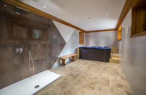 Serrada Apartment | Exquisite Residence Serrada: 10/10 Reviews & Great Amenities