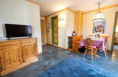 Serrada Apartment | Pet-Friendly Residence Serrada with Hot Tub and Family Comfort