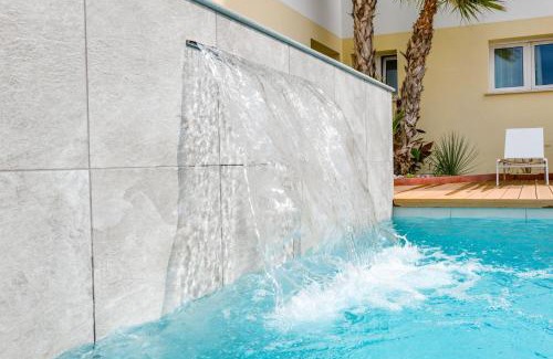 Faro Apartment | Experience Oceanfront Comfort at Residence Sunlight