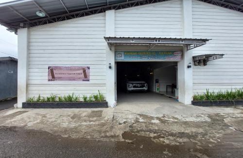 Binjai House | Budget-Friendly Stay at Residence Syariah for Families