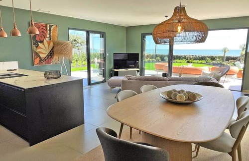 La Nartelle Apartment | Residence Terraces De La Mer - Apartment T4 - 6 people - Sea view - Air conditioning - Wifi - Facing the beach - Sainte Maxime