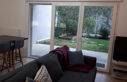 Champs-sur-Marne Condo | Residence the castle