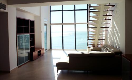 Algiers Apartment | Relax at Residence Touristique du Port with Oceanfront Bliss