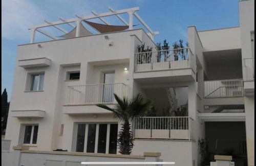 Santa Maria al Bagno House | Oceanfront Residence Valentina Int 5 with Pool & Views