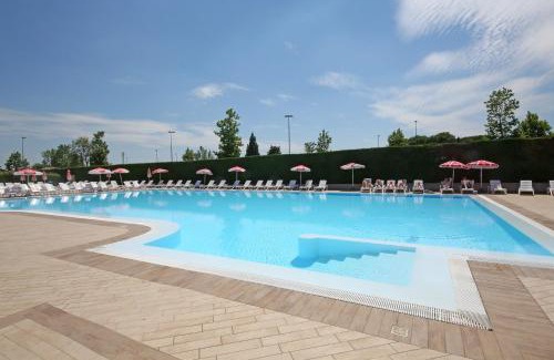 San Benedetto di Lugana Resort | Relaxing Oceanfront Retreat at Residence Villaggio Tiglio