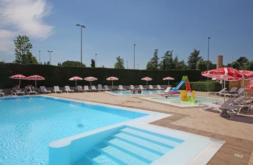 San Benedetto di Lugana Resort | Relaxing Oceanfront Retreat at Residence Villaggio Tiglio